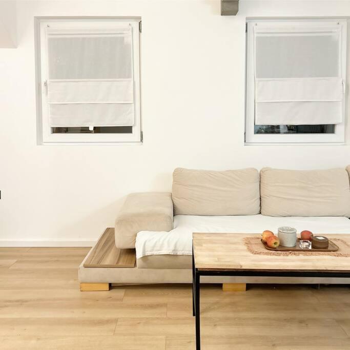 Nest Zen Garden Apartment โนวีซาด ภายนอก รูปภาพ
