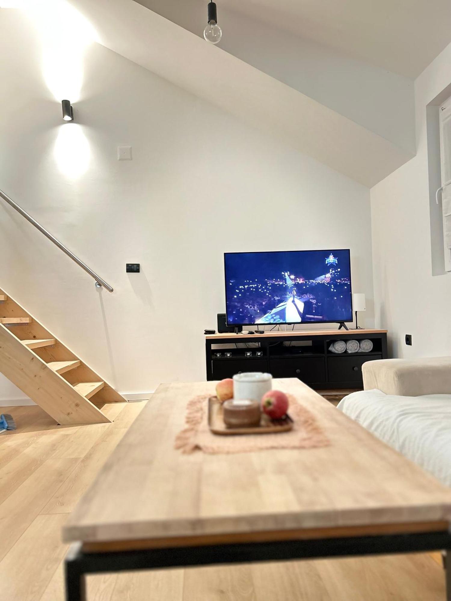 Nest Zen Garden Apartment โนวีซาด ภายนอก รูปภาพ